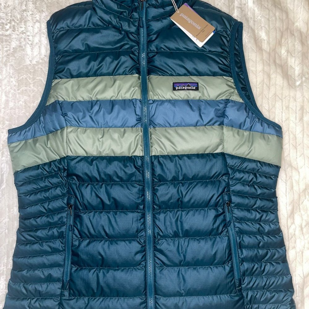 Patagonia Women's Vest in Teal and Sage - Picture 2 of 6